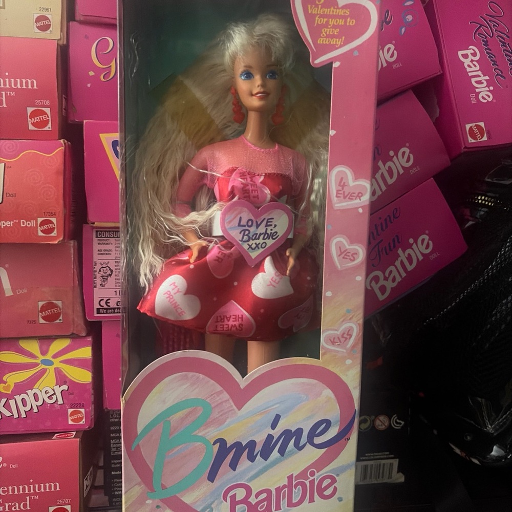 1993 Mattel Bmine Valentine’s Day Barbie Special Edition #11182 NRFB